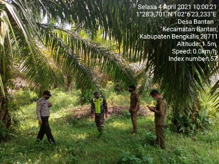 Pantau Titik Api, Personil Koramil 01 Bengkalis Gelar Patroli Karlahut